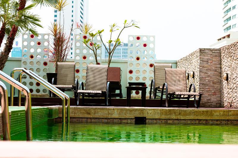 Citichic Sukhumvit 13 By Compass Hospitality Hotel Bangkok Exterior photo